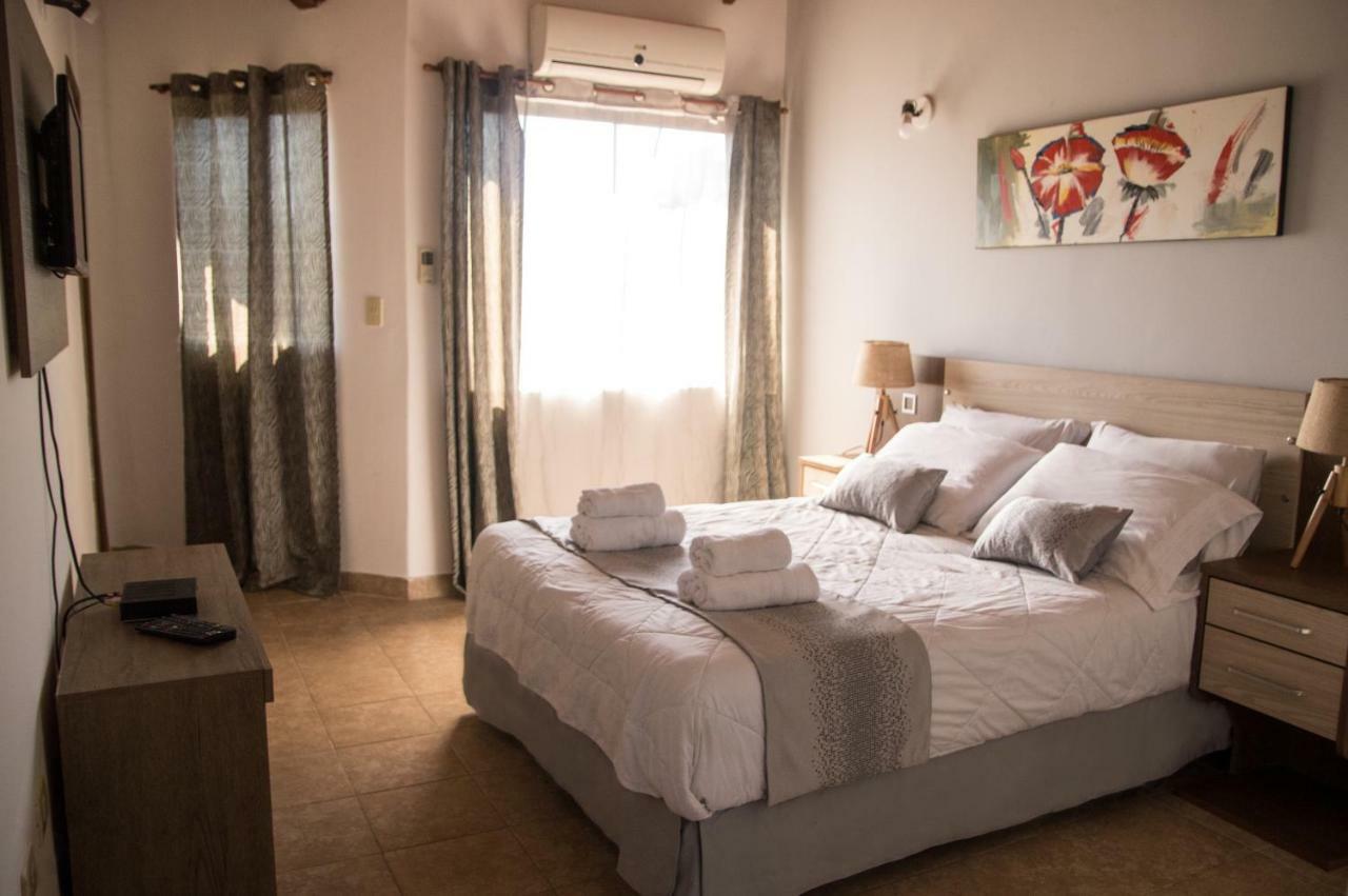 La Riviera Aparthotel Fernando de la Mora Екстериор снимка