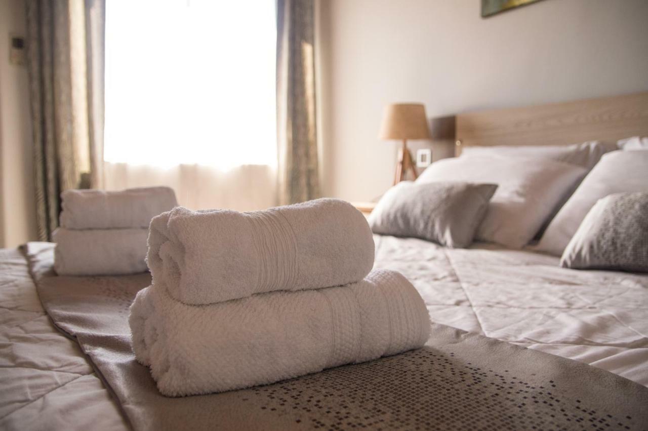 La Riviera Aparthotel Fernando de la Mora Екстериор снимка