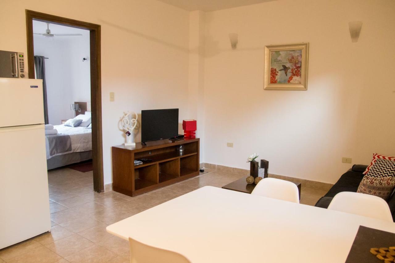 La Riviera Aparthotel Fernando de la Mora Екстериор снимка